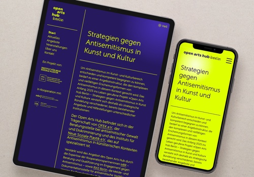 Die Website des Open Arts Hub Berlin im Light- und Darkmode auf Tablet und Handy